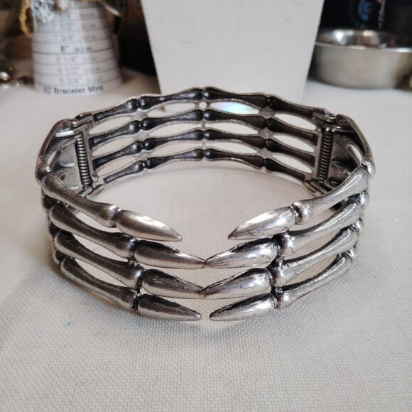 Silver Tone Skeleton Finger Choker Necklace Hinged Gothic Bone Collar Statement - Picture 3 of 9